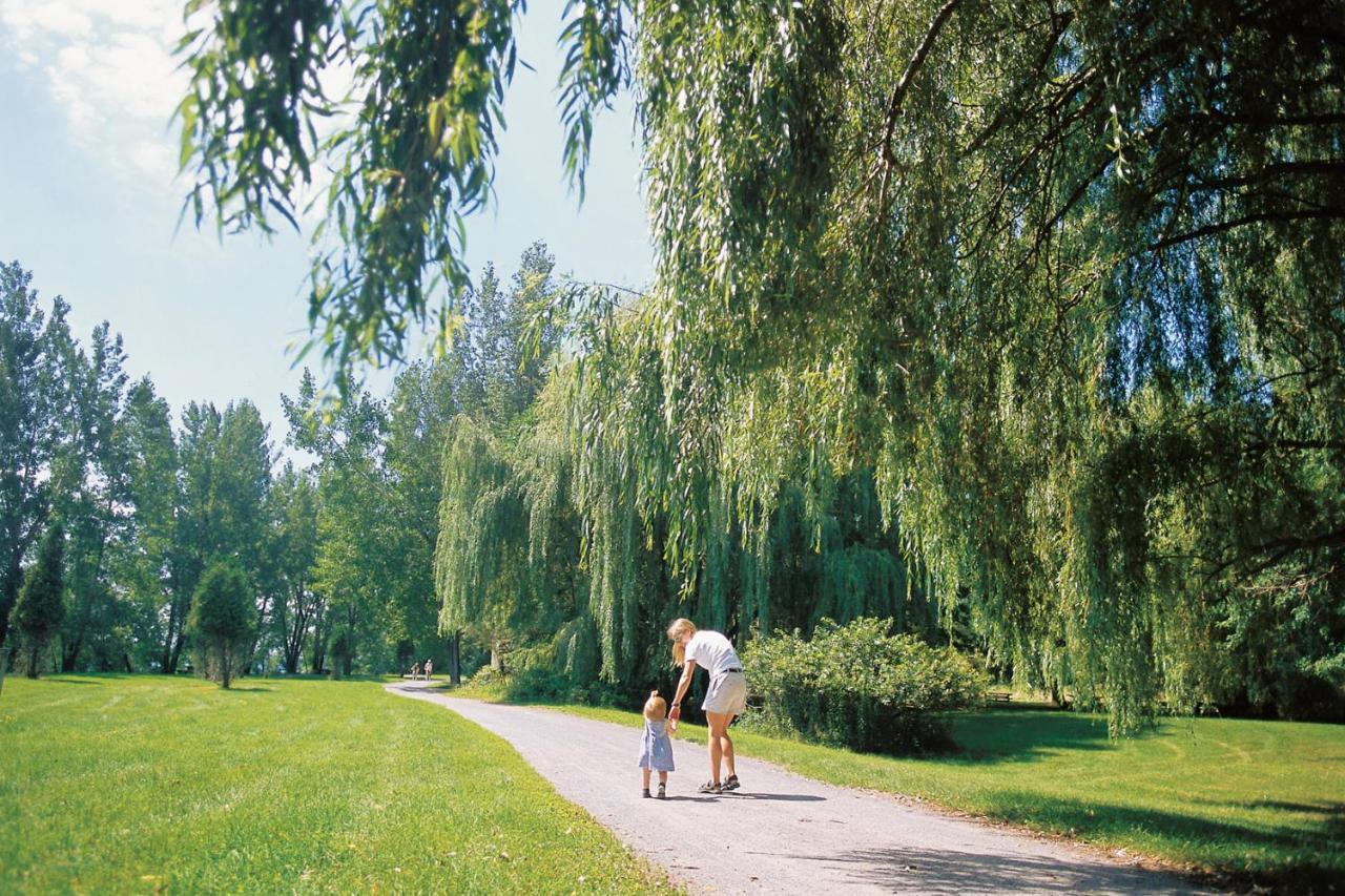 Hotels Gouverneur Montreal - Ile Charron Boucherville Ngoại thất bức ảnh